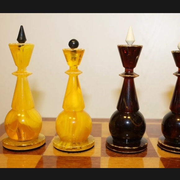 Baltic Sea Amber Vintage Chess Gift Set - Picture 7 of 11